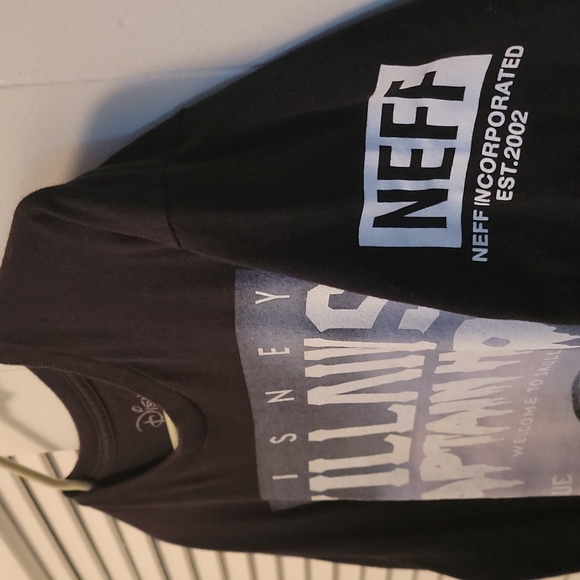 Mens medium Neff Disney Capt Hook shirt - Picture 2 of 4